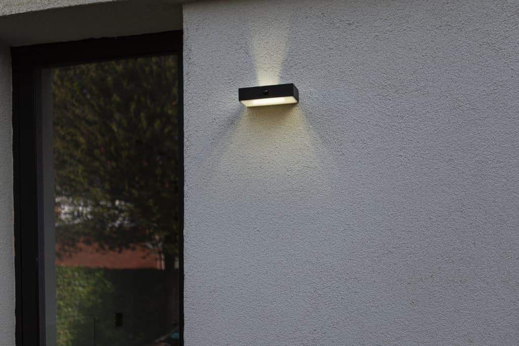 Aplique Lutec de pared exterior solar moderno FADI - Imagen 2