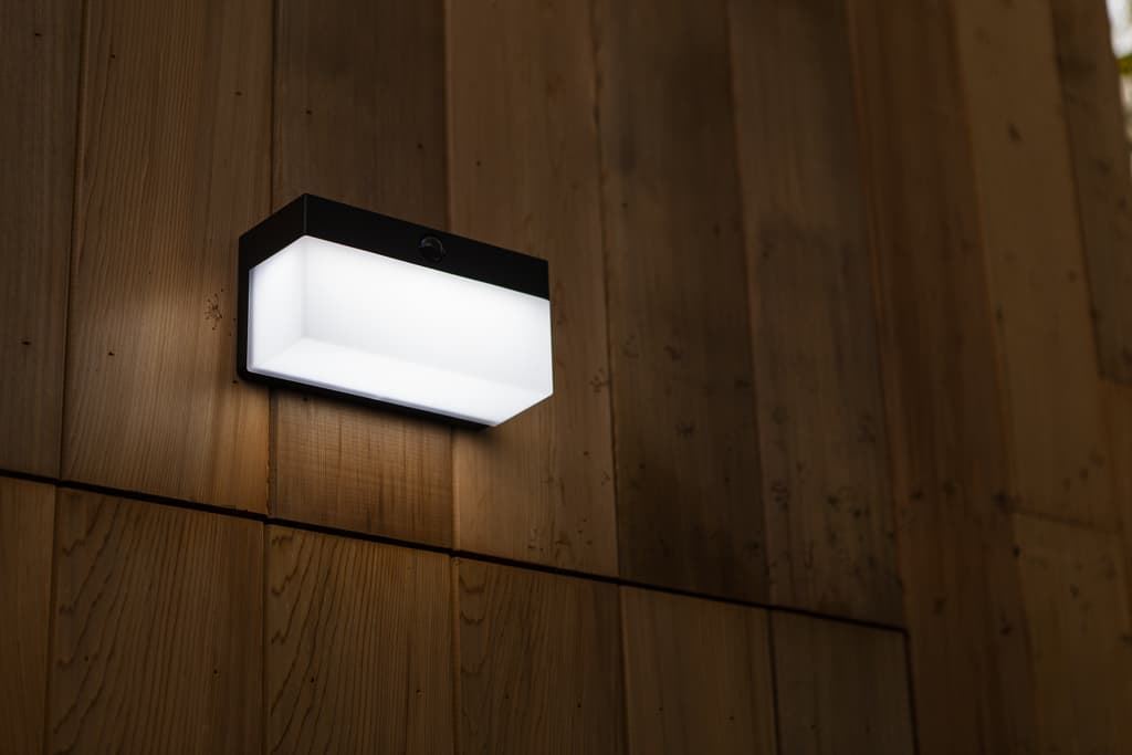 Aplique Lutec de pared exterior solar moderno FRAN bluetooth - Imagen 1